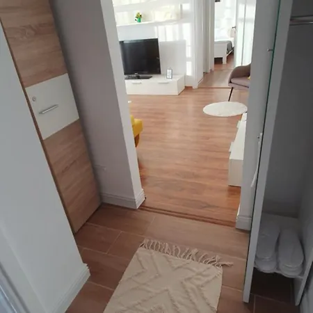 Maison H Apartment *